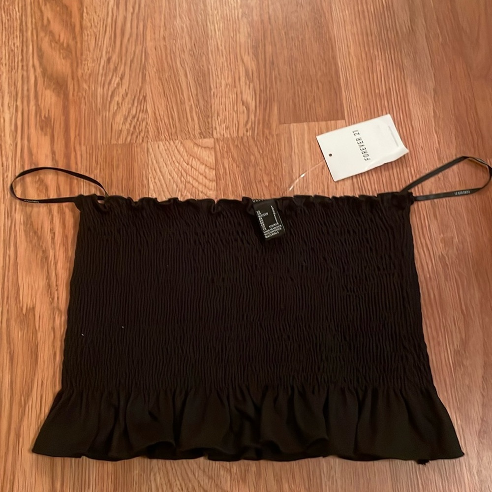 Black crop top with tags